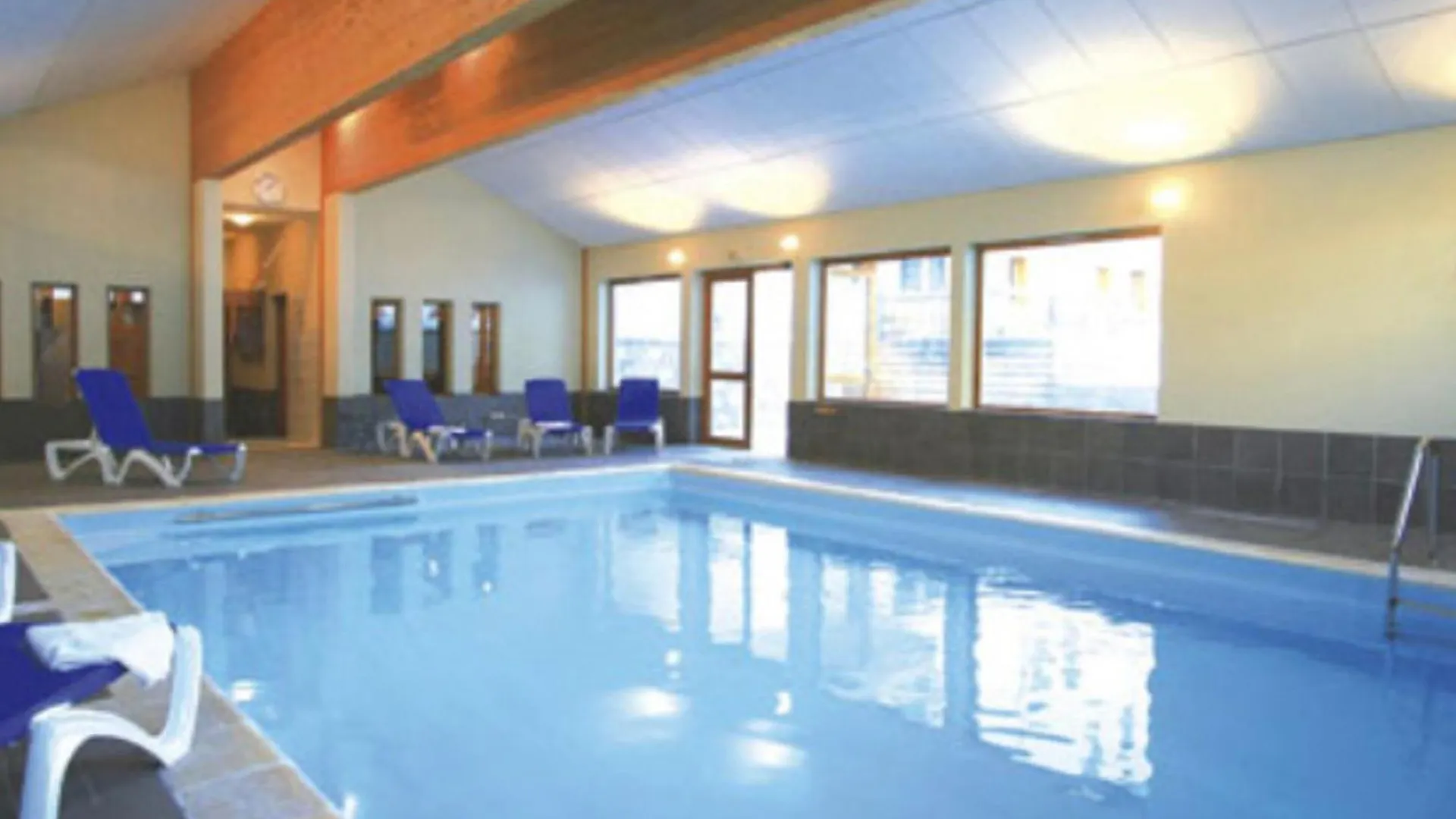 Studio + Mezzanine Pour 4 Personnes Avec Balcon, Piscine Et Sauna, A 50M Des Pistes A Valloire - Fr-1-263-527 France